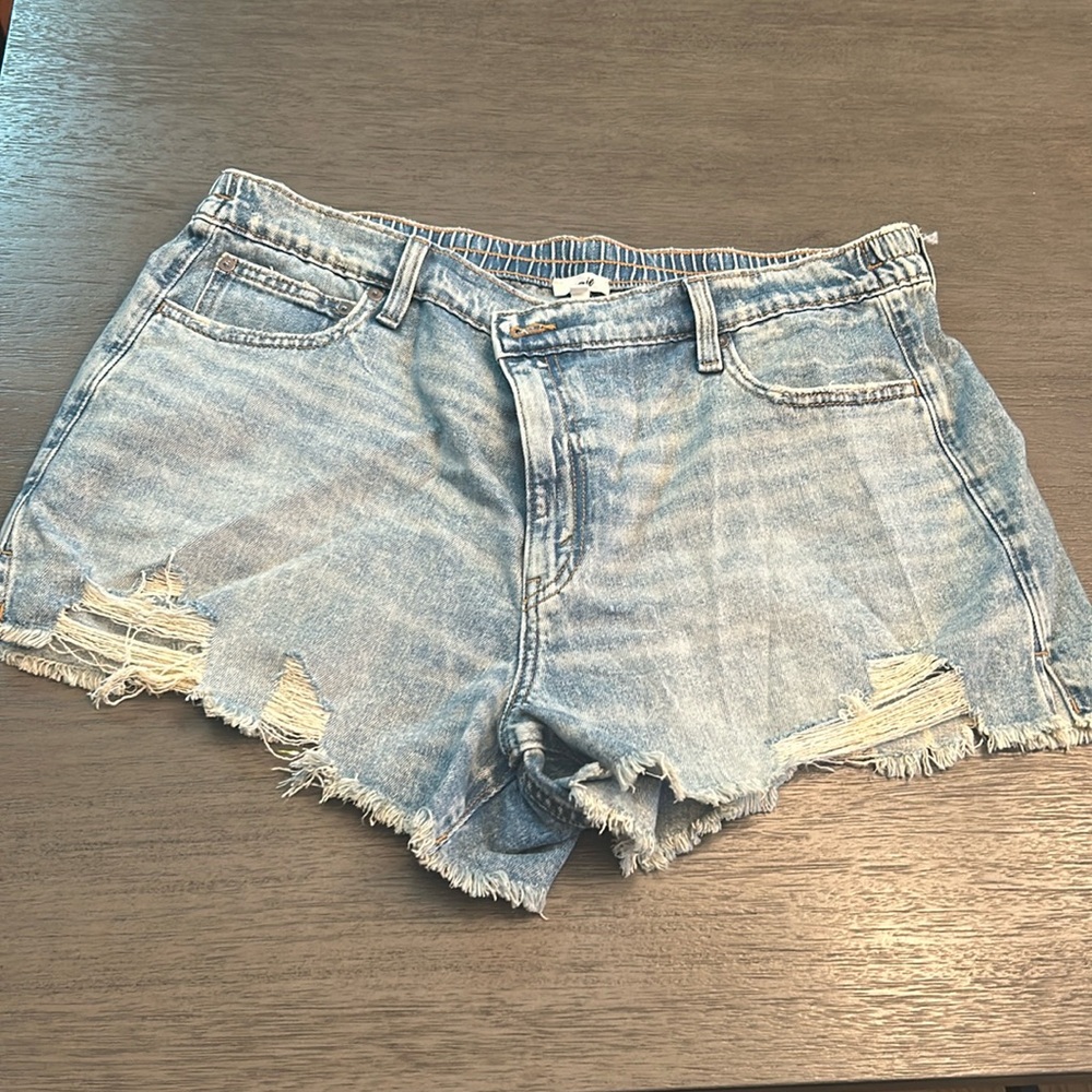 NWT Jean shorts Arie